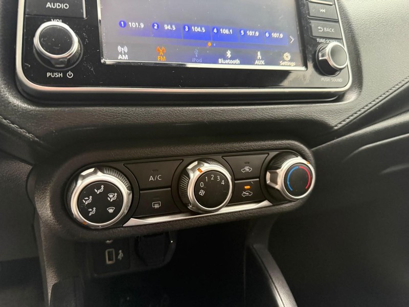 Nissan Versa Vehicle Image 24