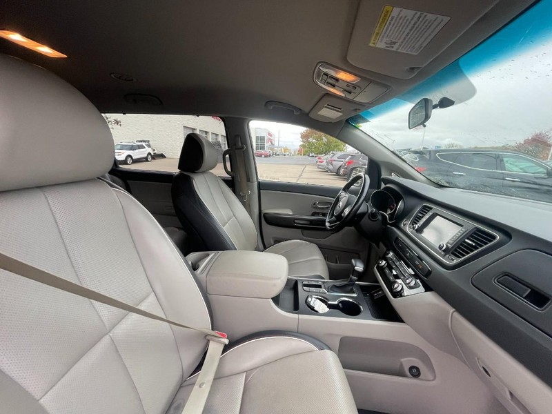 Kia Sedona Vehicle Image 03