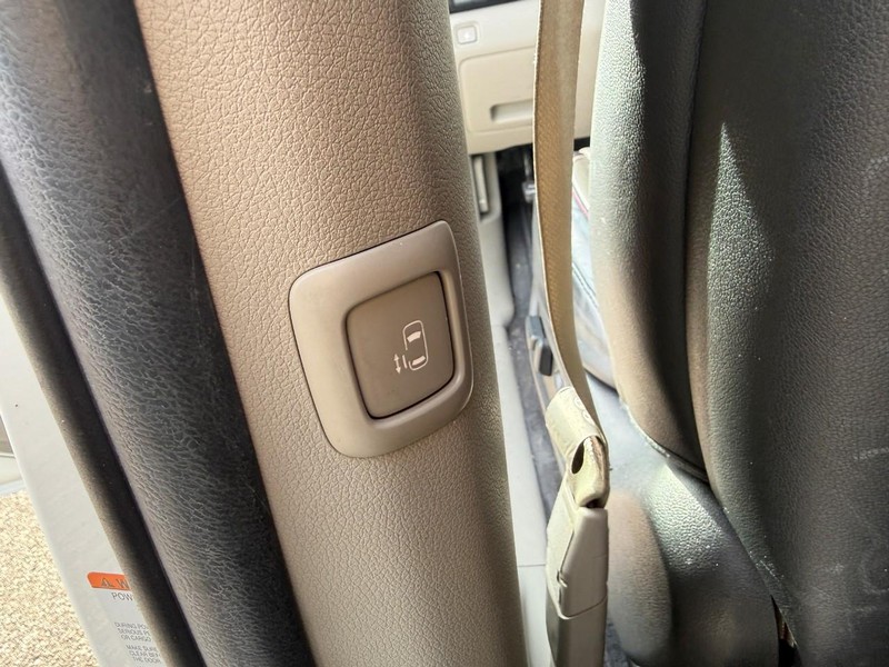 Kia Sedona Vehicle Image 14