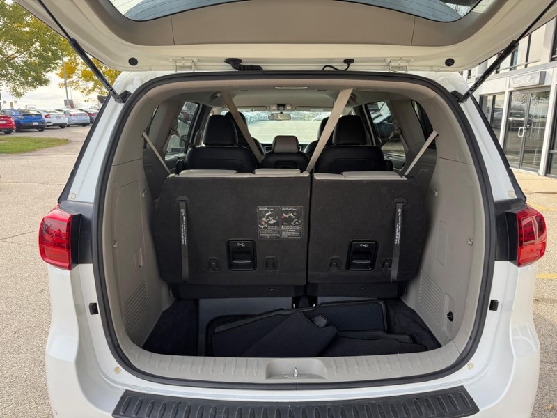 Kia Sedona Vehicle Image 15
