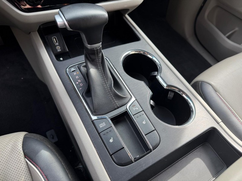 Kia Sedona Vehicle Image 30