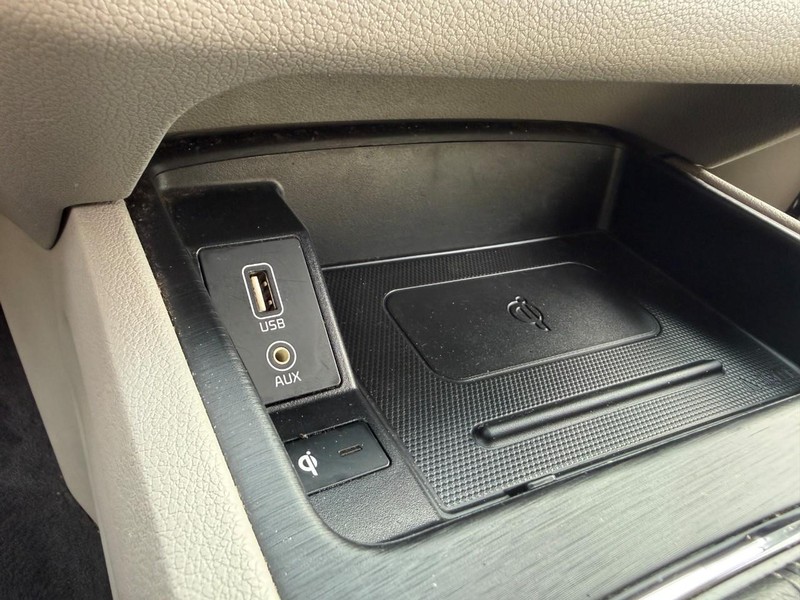 Kia Sedona Vehicle Image 31