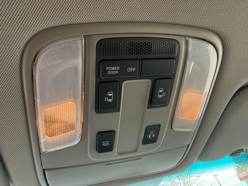 Kia Sedona Vehicle Image 33