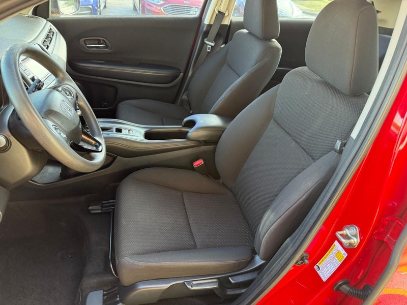 Honda HR-V Vehicle Image 09