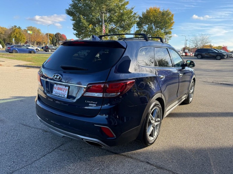 Hyundai Santa Fe Vehicle Image 05