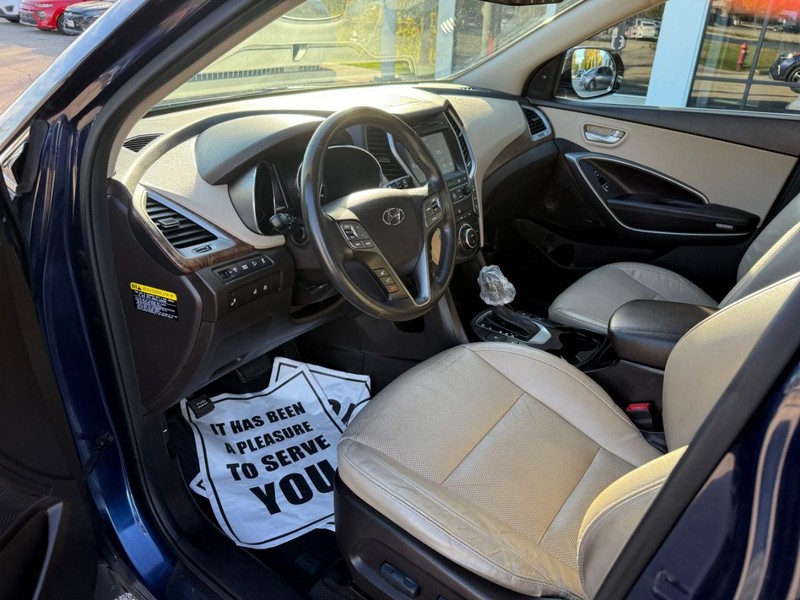 Hyundai Santa Fe Vehicle Image 10