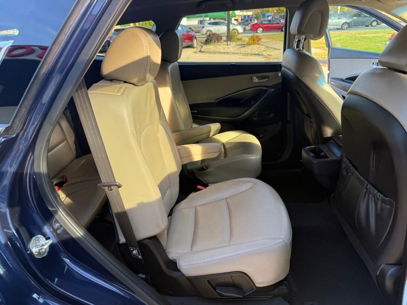 Hyundai Santa Fe Vehicle Image 17