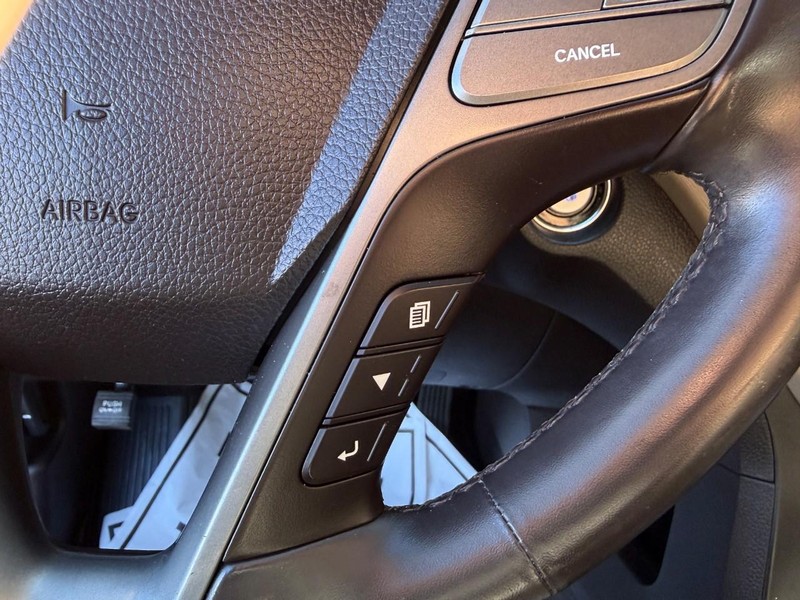 Hyundai Santa Fe Vehicle Image 31