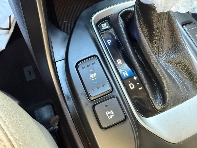 Hyundai Santa Fe Vehicle Image 37