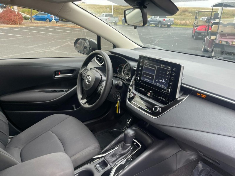 Toyota Corolla Vehicle Image 09