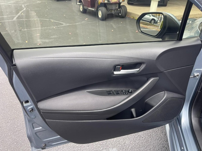 Toyota Corolla Vehicle Image 12