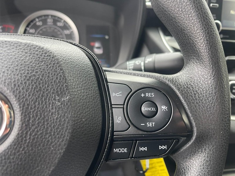 Toyota Corolla Vehicle Image 16