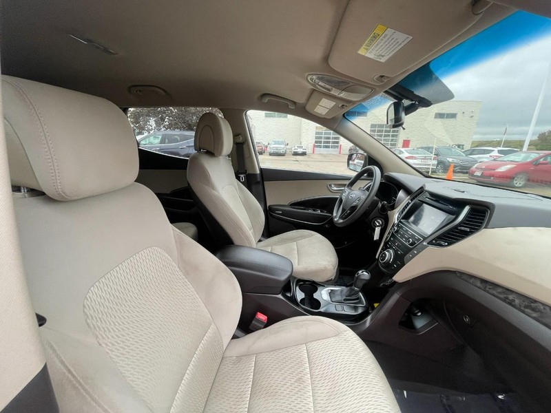 Hyundai Santa Fe Sport Vehicle Image 03
