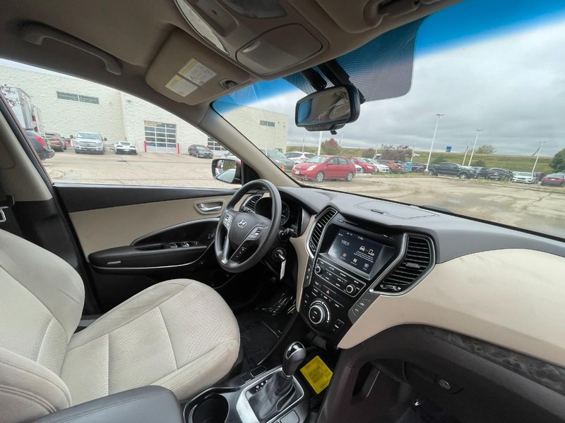 Hyundai Santa Fe Sport Vehicle Image 05