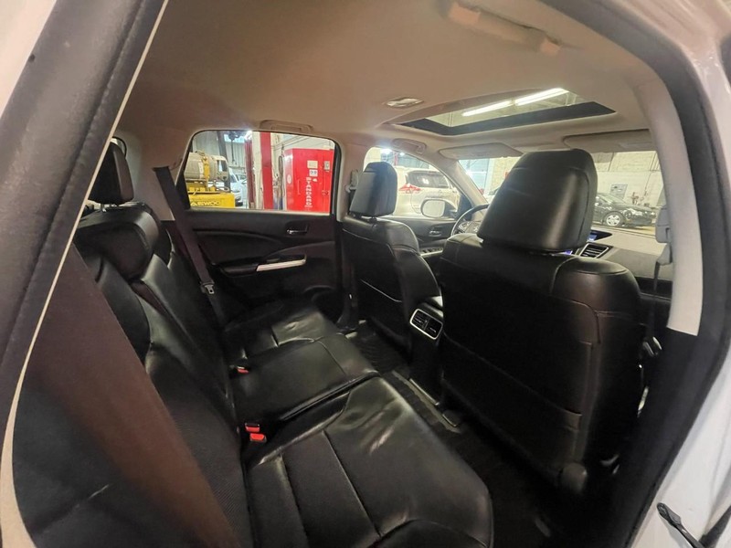 Honda CR-V Vehicle Image 14