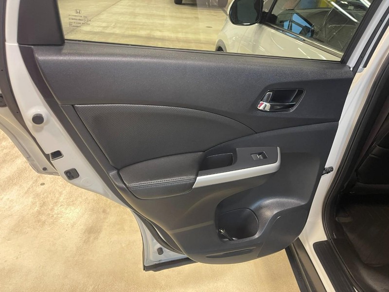 Honda CR-V Vehicle Image 18