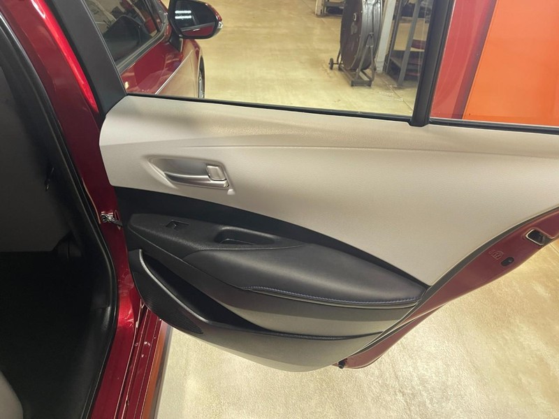 Toyota Corolla Vehicle Image 14