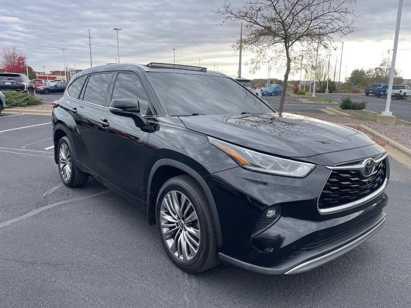 Toyota Highlander Vehicle Image 02