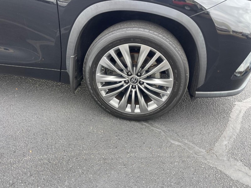 Toyota Highlander Vehicle Image 05