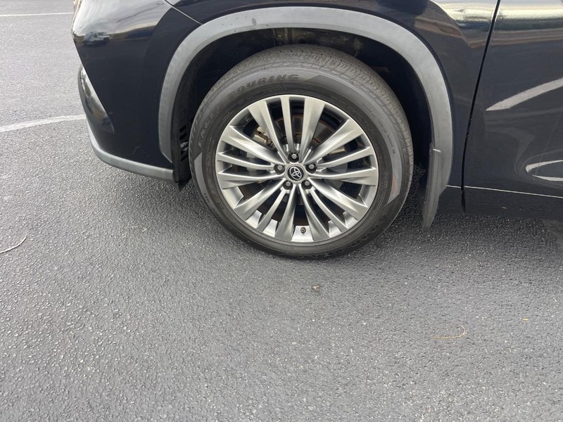 Toyota Highlander Vehicle Image 06