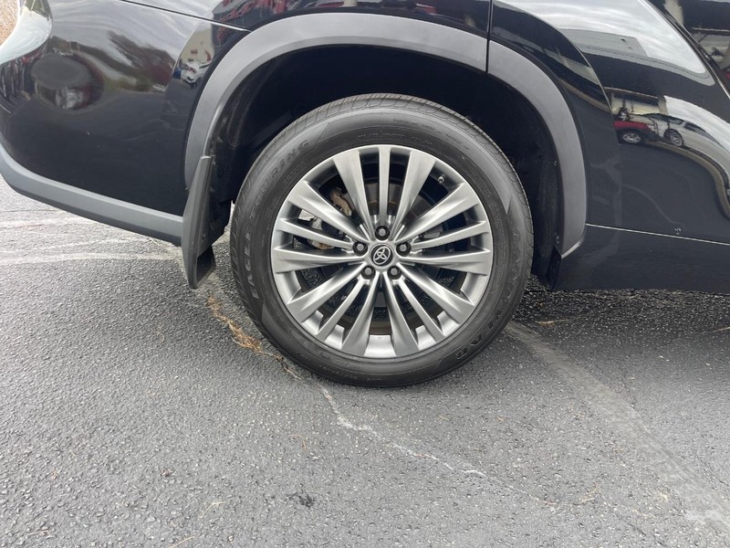 Toyota Highlander Vehicle Image 10