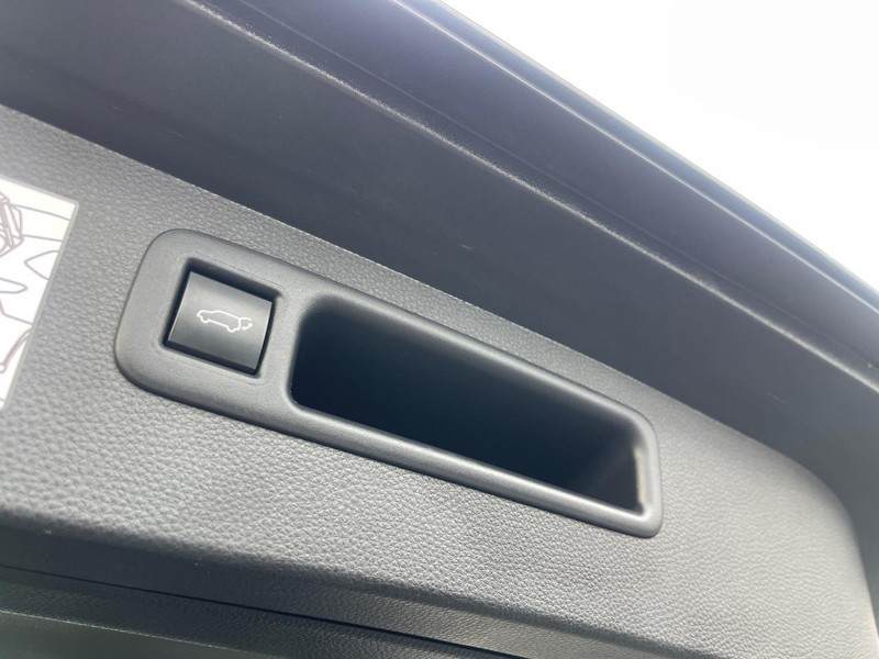 Toyota Highlander Vehicle Image 17