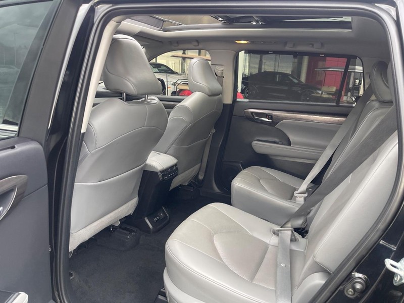 Toyota Highlander Vehicle Image 22