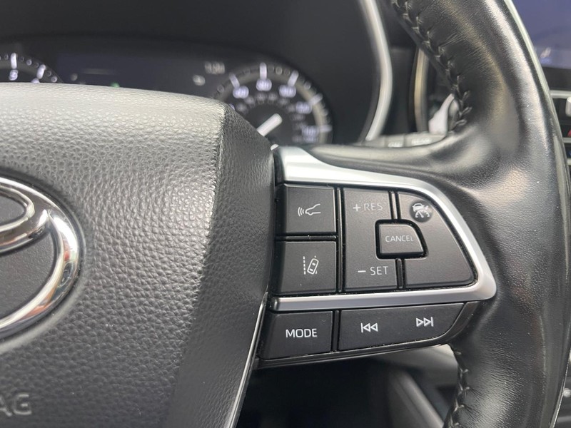 Toyota Highlander Vehicle Image 31