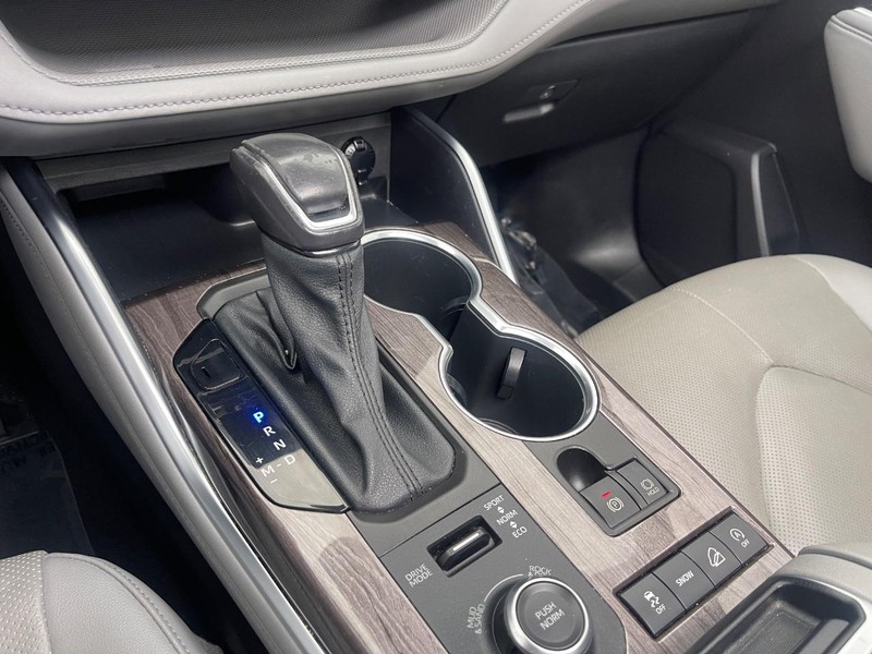 Toyota Highlander Vehicle Image 33