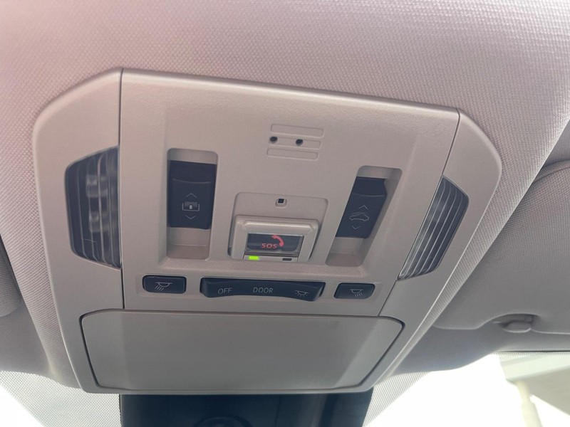 Toyota Highlander Vehicle Image 38