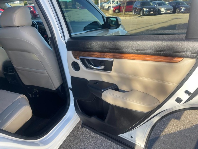 Honda CR-V Vehicle Image 15
