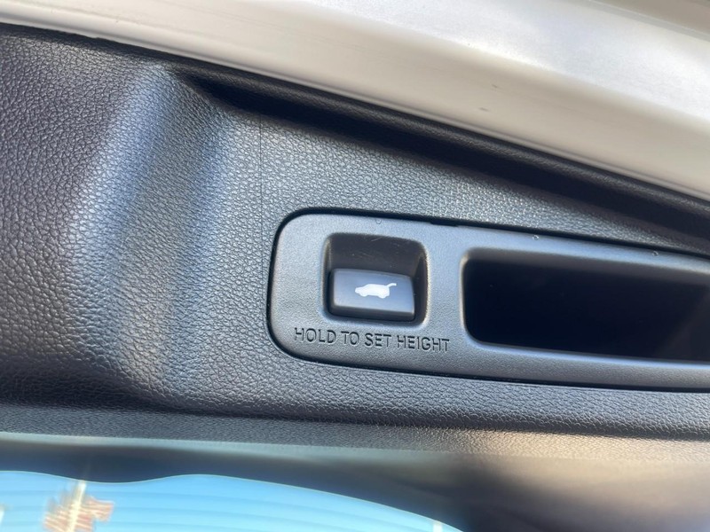 Honda CR-V Vehicle Image 17