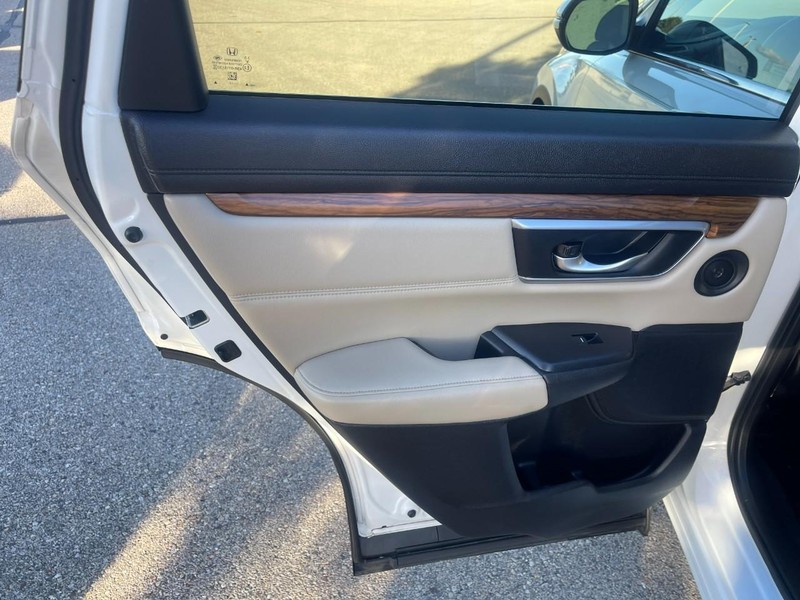 Honda CR-V Vehicle Image 19