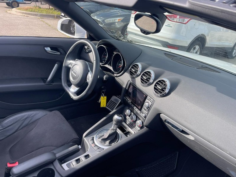 Audi TT Vehicle Image 02