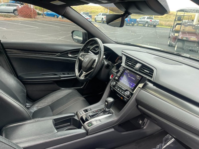 Honda Civic Hatchback Vehicle Image 07