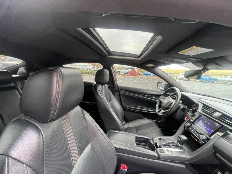 Honda Civic Hatchback Vehicle Image 08