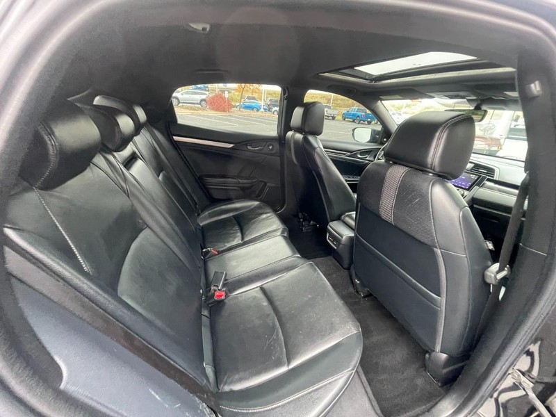 Honda Civic Hatchback Vehicle Image 10