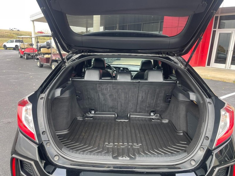 Honda Civic Hatchback Vehicle Image 12