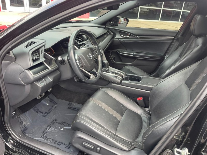 Honda Civic Hatchback Vehicle Image 14