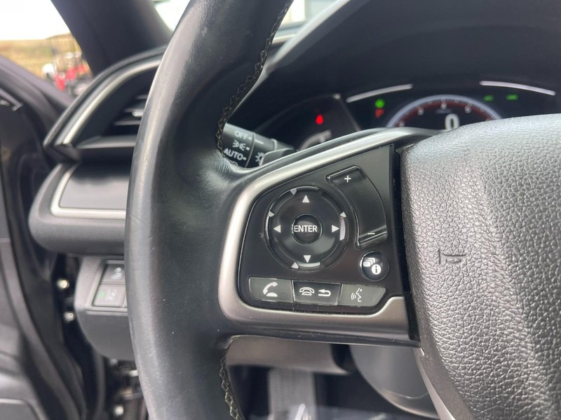 Honda Civic Hatchback Vehicle Image 18