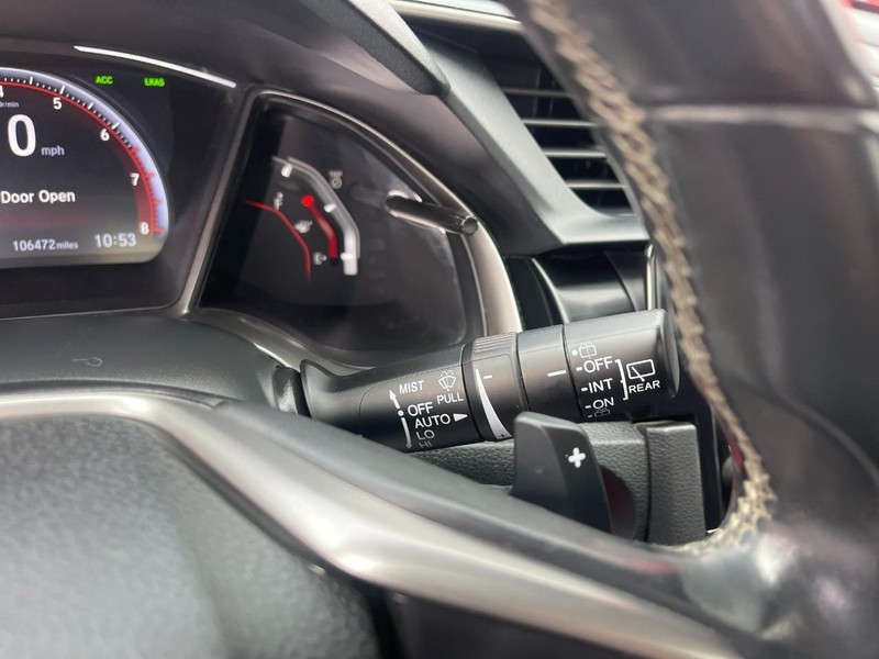 Honda Civic Hatchback Vehicle Image 21