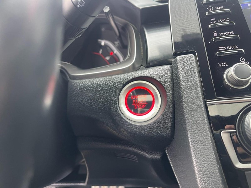 Honda Civic Hatchback Vehicle Image 25