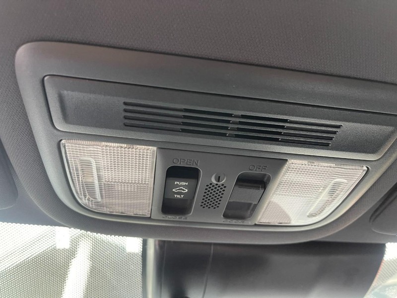 Honda Civic Hatchback Vehicle Image 28