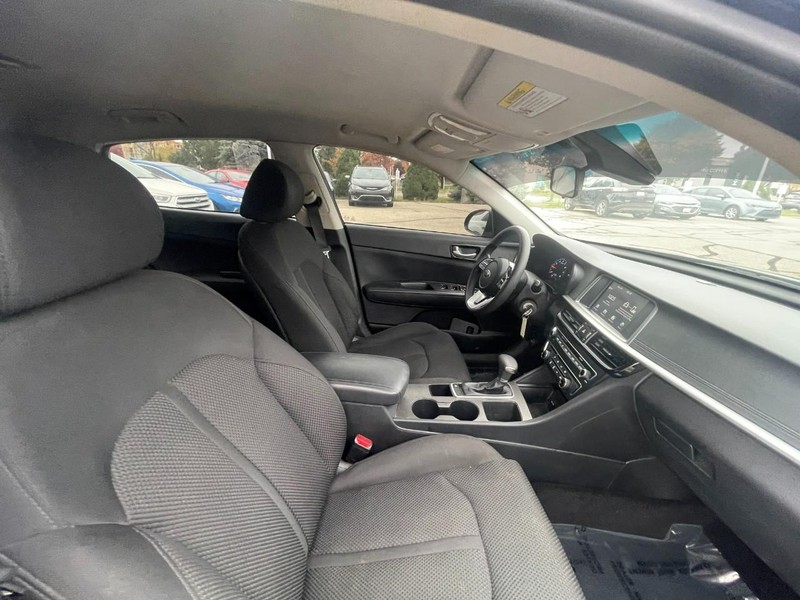 Kia Optima Vehicle Image 03