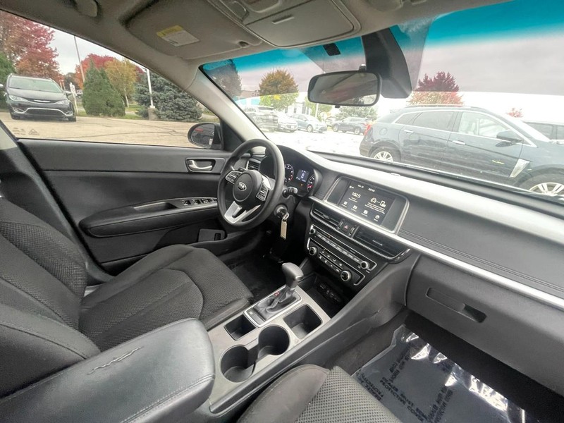 Kia Optima Vehicle Image 05
