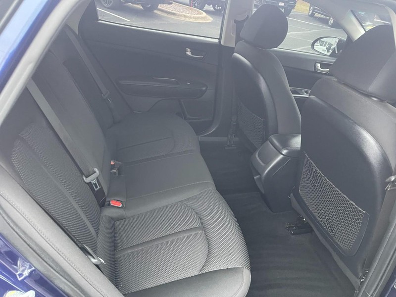 Kia Optima Vehicle Image 11