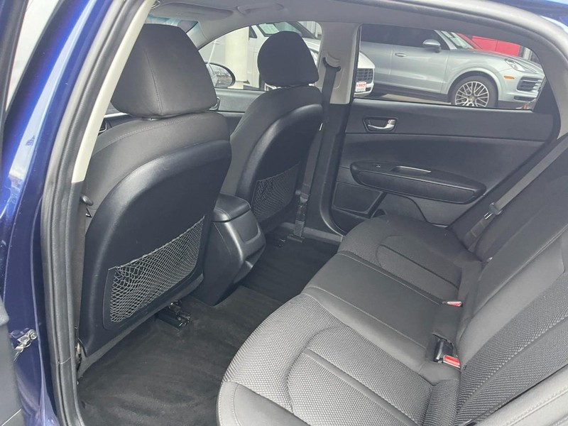 Kia Optima Vehicle Image 15