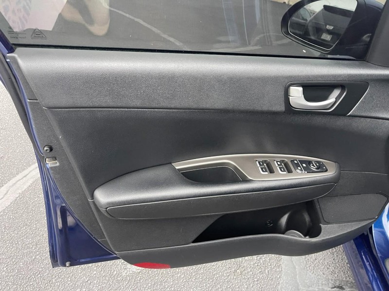 Kia Optima Vehicle Image 18