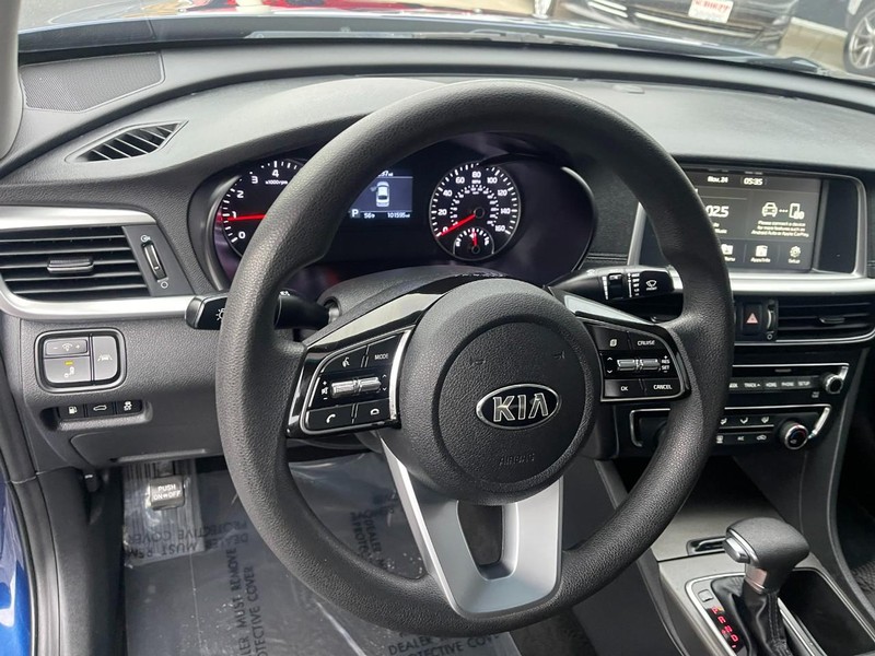 Kia Optima Vehicle Image 21
