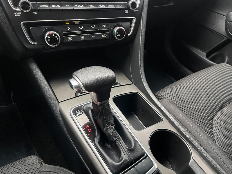 Kia Optima Vehicle Image 27